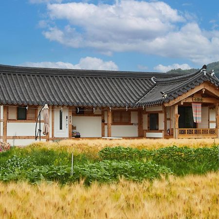 Yeongyang Yuyudang Dokchae Hanok Pension Yongyang Szoba fotó